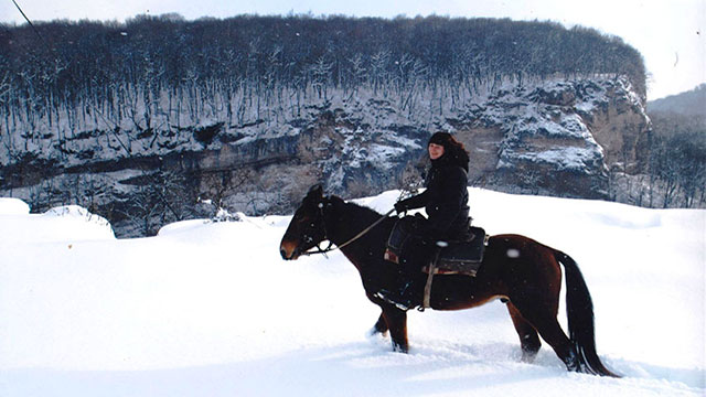 Конные прогулки в Адыгее зимой
