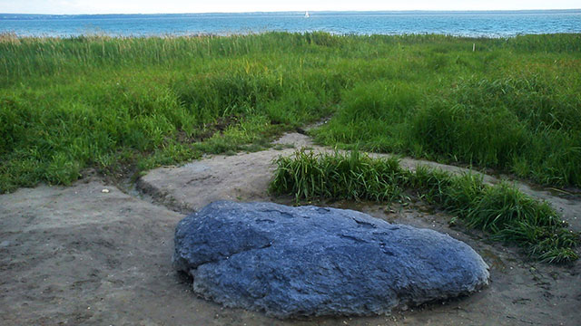 Синь-Камень на Плещеевом озере